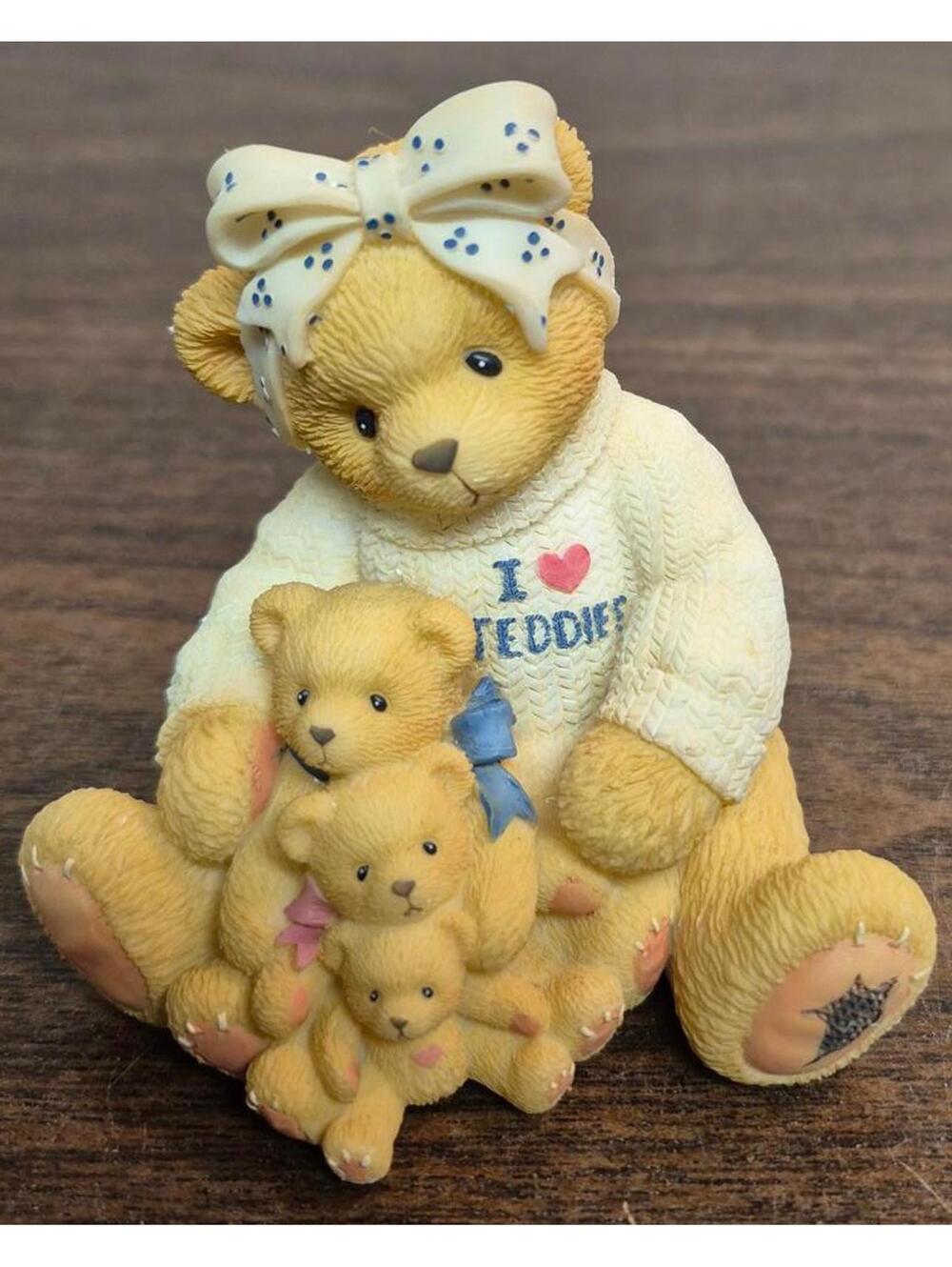 Cherished Teddies Figurine - 'If A Mom's Love Comes In All Sizes' 1998